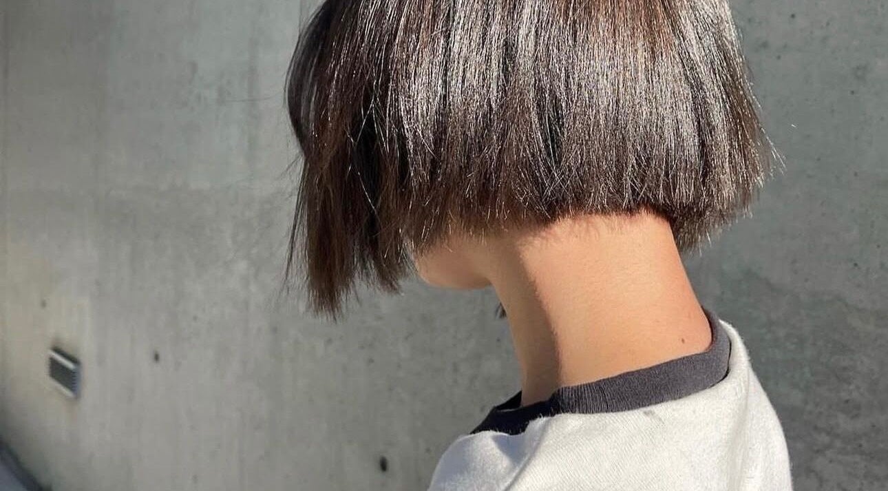 Stylish bob haircut at Ritzy’s Hair Studio in Windsor, England, GB, showcasing sleek, glossy hair.