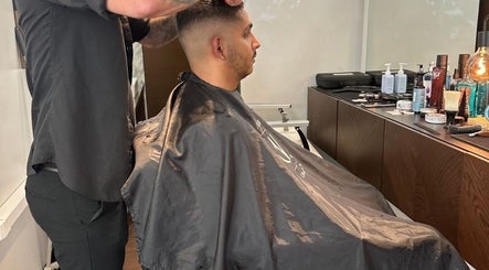 Gambar Mustache Barbershop 3