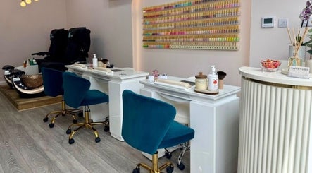 Saint Nails Caterham