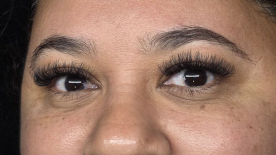DA Lashes Studio