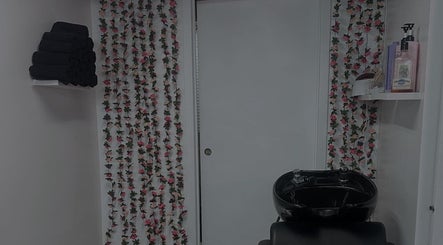 Wild Rose Salon afbeelding 2