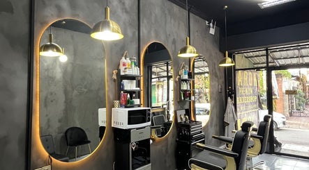 Baron premium barbershop image 2