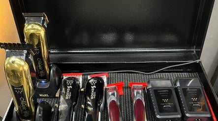 Baron premium barbershop image 3