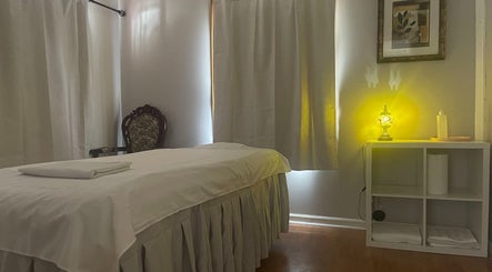 Purity Massage image 3
