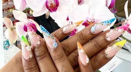 Immagine 3, Louis Nails