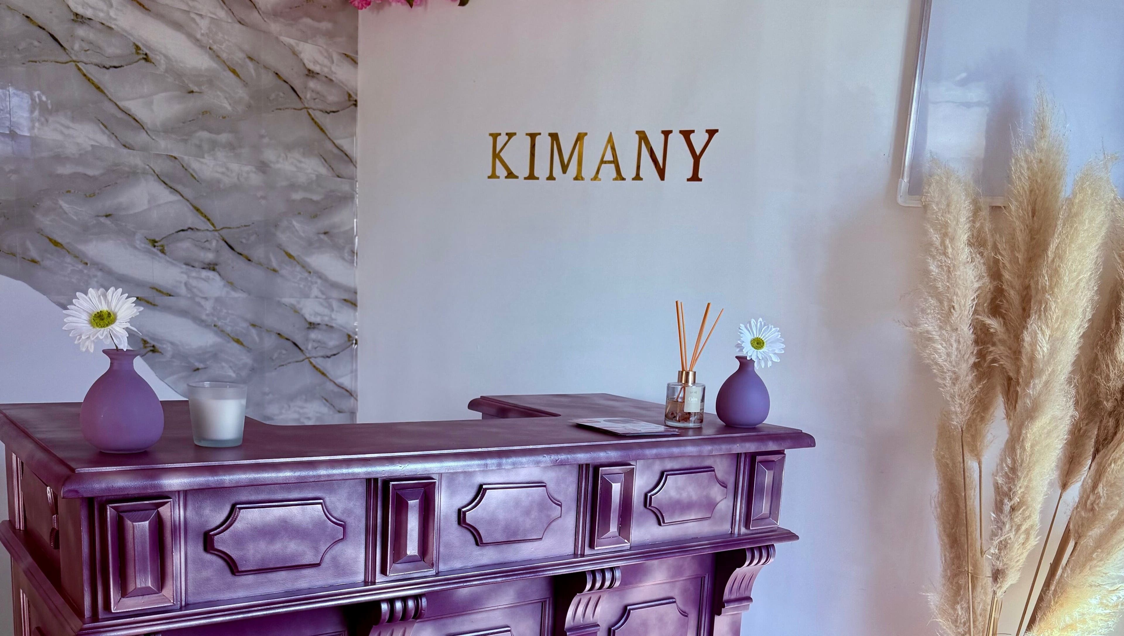 Réception du Kimany Institut à Cluses, Auvergne-rhône-alpes, FR avec décorations modernes et accueillantes.