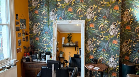 Hair@ 2 camplin st - private studio – obraz 2