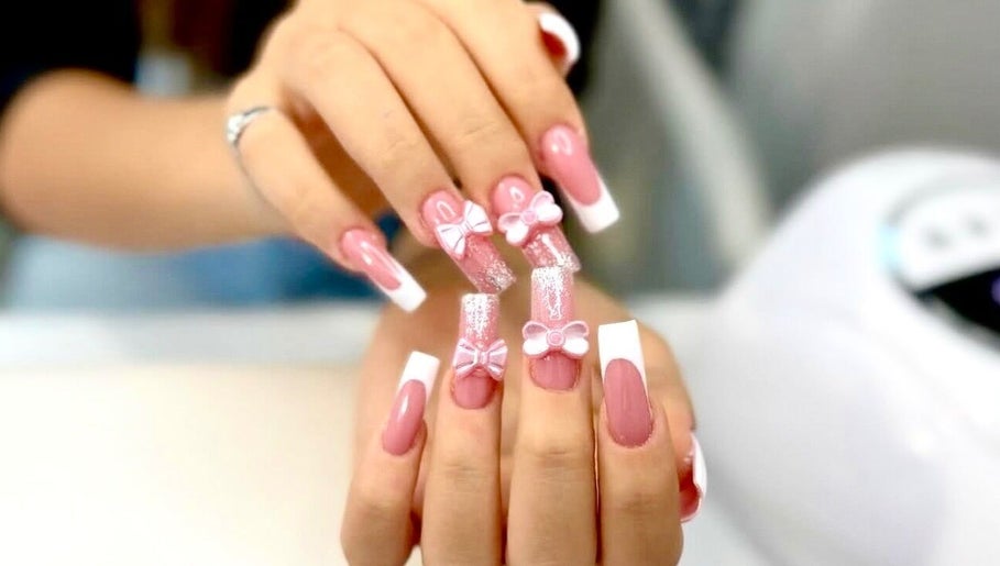 Ricostruzione unghie Yuliia Nails image 1