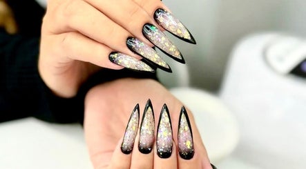 Ricostruzione unghie Yuliia Nails image 3