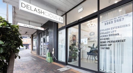 DE LASH MOSMAN image 3