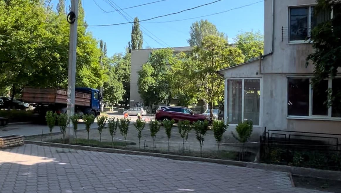 Exterior Josan_barber_style, Chișinău, Chișinău, MD, vedere stradală și verdeață.