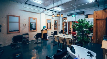 ilium salon