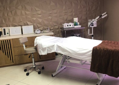 Elegant treatment room at Luna Aesthetics in Kingston 10, St. Andrew Parish, JM, with modern equipment.