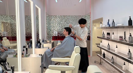 TWENTY.TWO CUT & FACIAL BAR - PREMIUM BARBERSHOP image 3