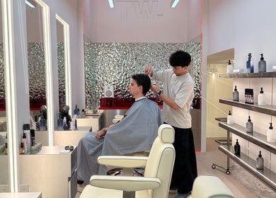 Professional haircut at Twenty.Two Cut & Facial Premium Barbershop, Krung Thep Maha Nakhon, TH.