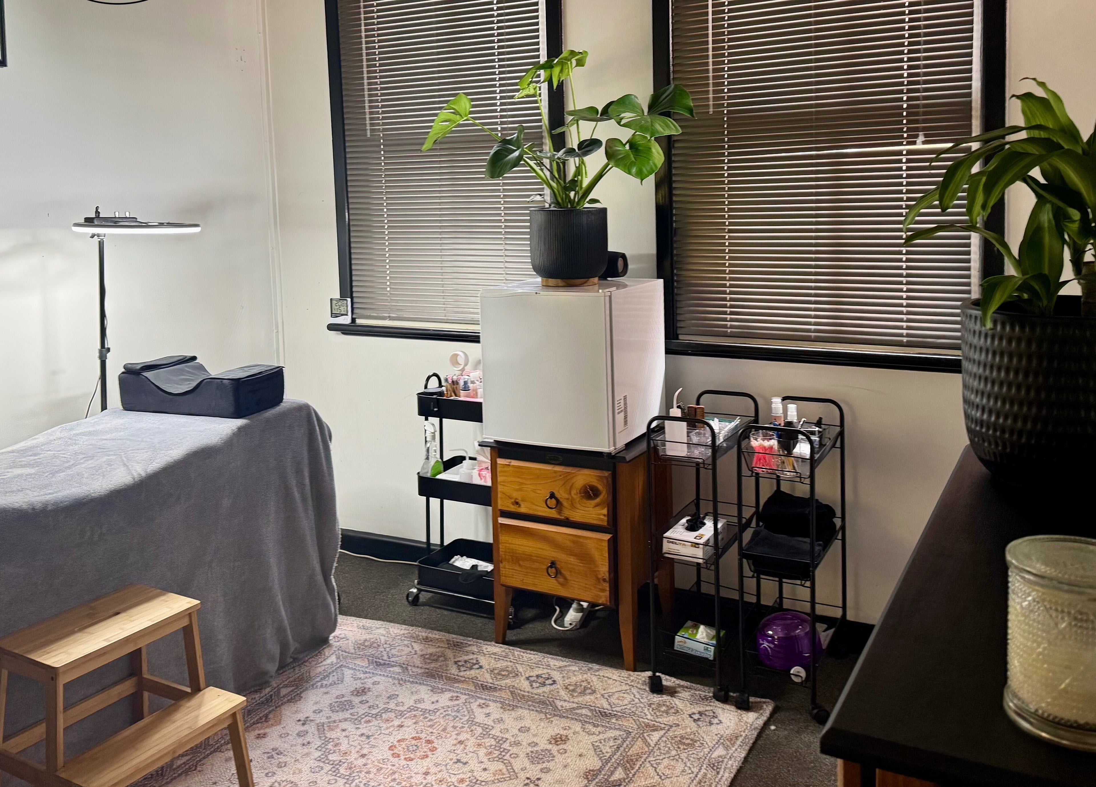 Relaxing lash studio at Designer Lashes, Trafalgar, Victoria, AU with cozy setup and greenery.