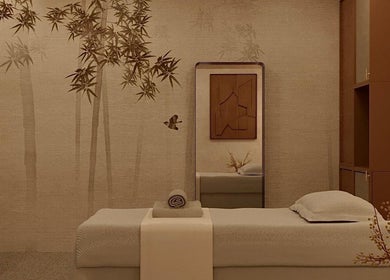 Camera de masaj la Hanami Spa, București, București, RO, cu decor minimalist și atmosferă zen.
