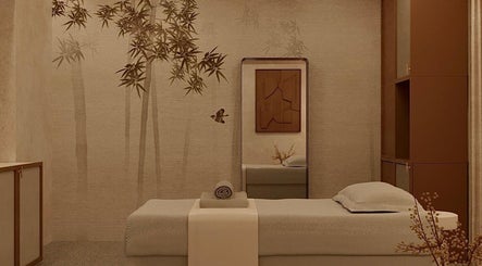Camera de masaj la Hanami Spa, București, București, RO, cu decor minimalist și atmosferă zen.