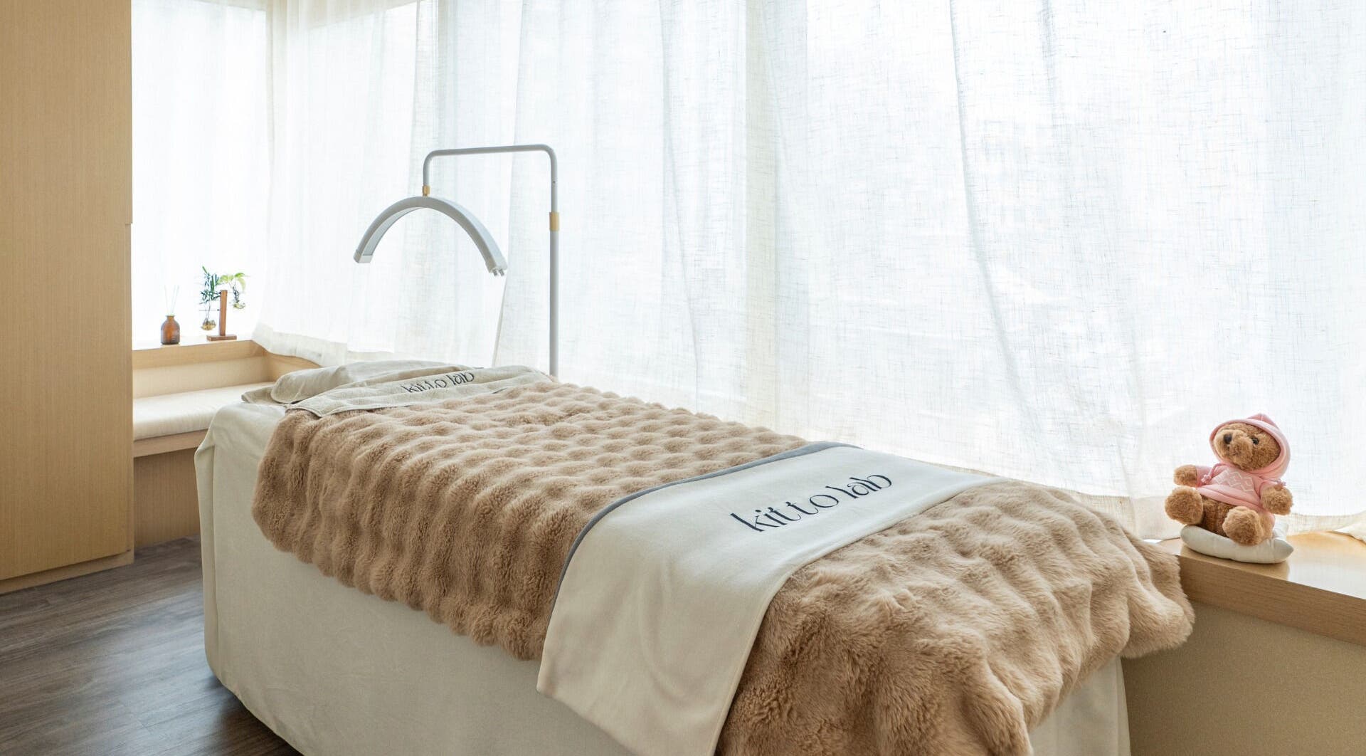 Kitto Lab Beauty 九龍，九龍，HK 的舒適療程房間，提供放鬆的氛圍。