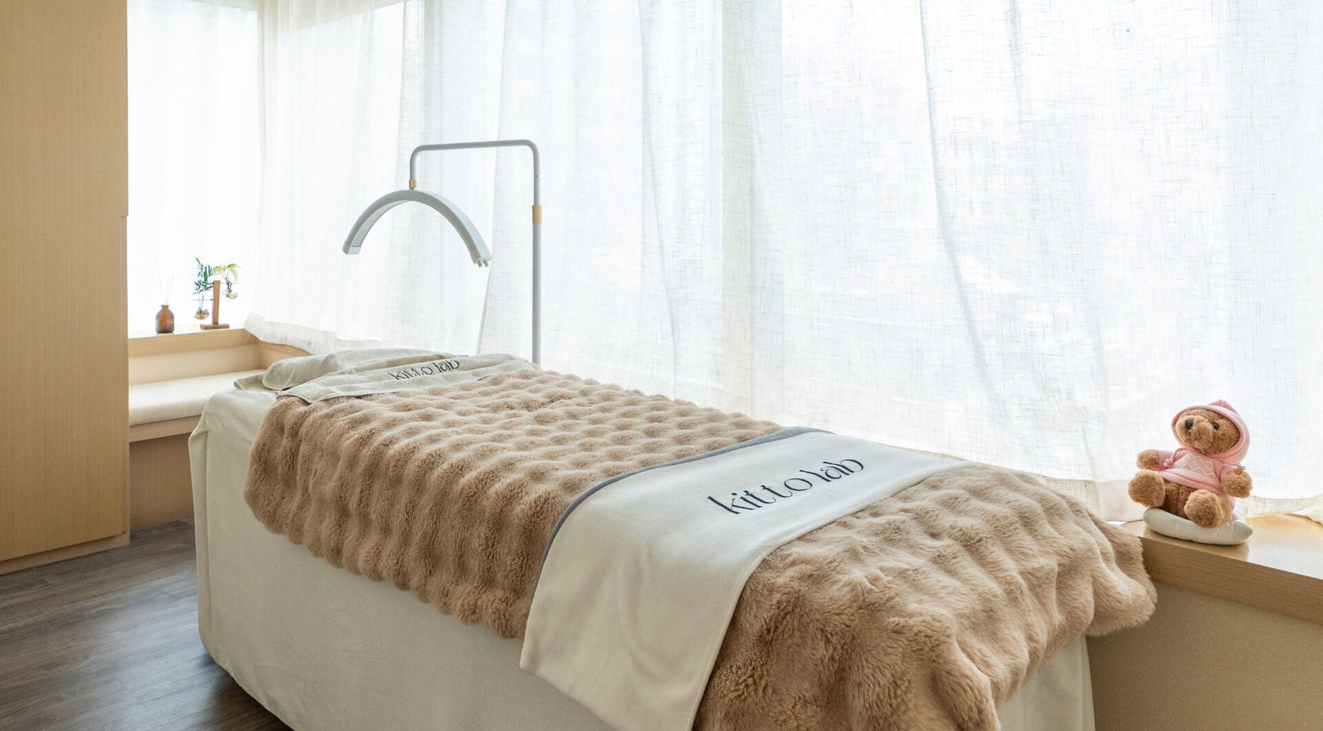 Kitto Lab Beauty 九龍，九龍，HK 的舒適療程房間，提供放鬆的氛圍。