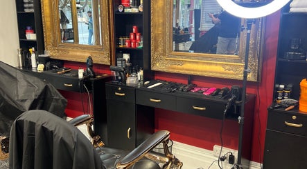 LucasZayat Barber image 3