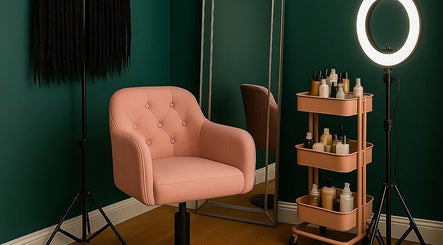 B’Bliss Hair Studio billede 2
