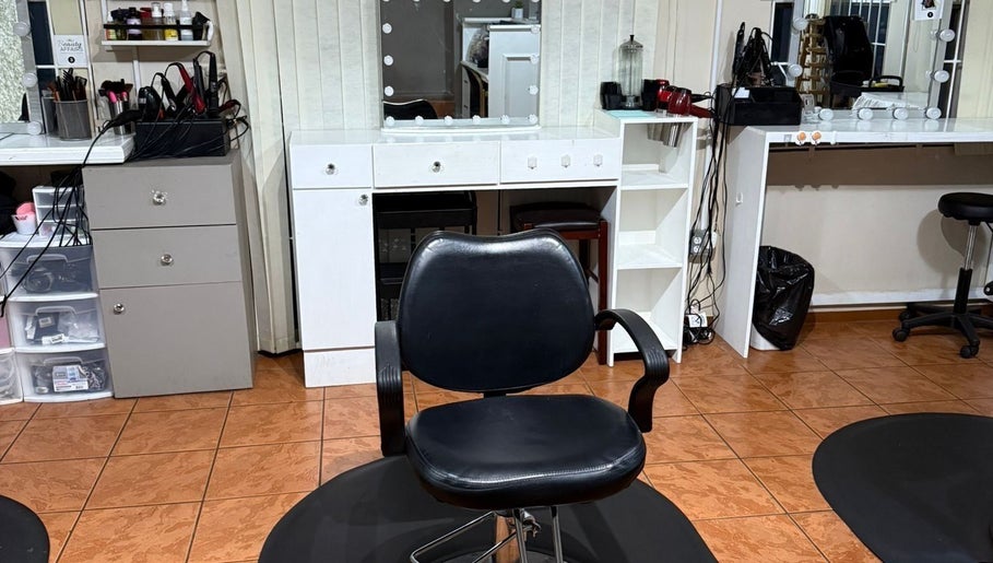 Uprising Hair afbeelding 1