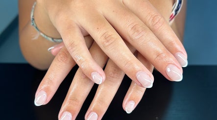 Lunula Nail Co.