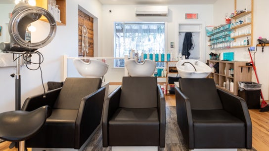 Revolution Hair Studio | St-Henri