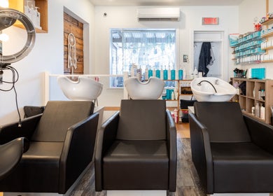 Modern hair wash stations at Revolution Hair Studio | St-Henri, Montréal, Québec, CA.