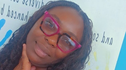 Lizzynailbar1