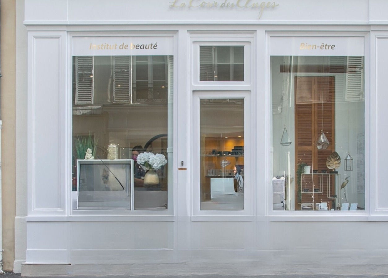 Façade attrayante de La Cour Des Anges à paris, Île-de-france, FR, spécialisée en beauté et bien-être.