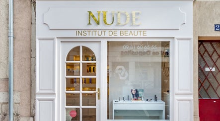 Façade de l'Institut Nude à Saint-maur-des-fossés, Île-de-france, FR, mettant en avant son entrée accueillante.