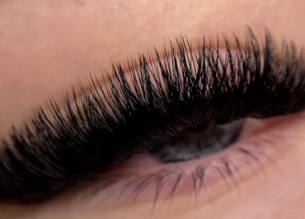 Close-up of eyelash extensions at Luxe Beauty, Portsmouth, England, GB, showcasing detailed lash artistry.