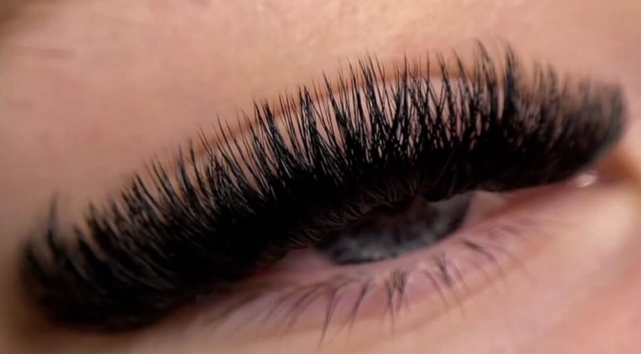 Close-up of eyelash extensions at Luxe Beauty, Portsmouth, England, GB, showcasing detailed lash artistry.