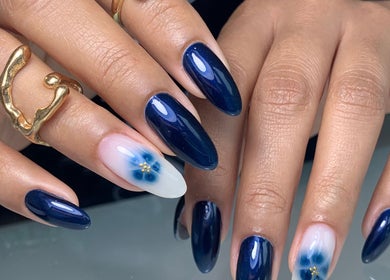 Diseño de uñas con arte azul elegante en OriaNails | BASE RUBBER | BUILDER GEL | POLYGEL, Miraflores, Provincia De Lima, PE.