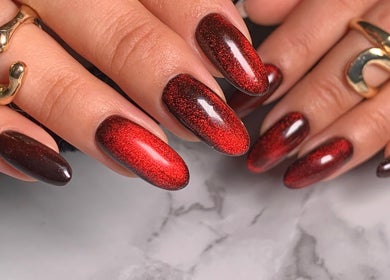 Espectacular manicura en tonos rojos de OriaNails | BASE RUBBER | BUILDER GEL | POLYGEL, Miraflores, Provincia De Lima, PE.