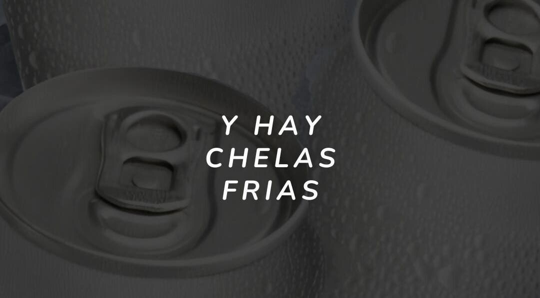 Latas frías en Legacy Barbería, Tulancingo, Hidalgo, MX, con texto 'Y hay chelas frías'.