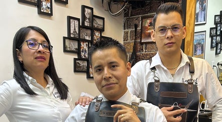 Equipo de barberos profesionales en Lord Of Lords Barber, Ciudad De México, Ciudad De México, MX.