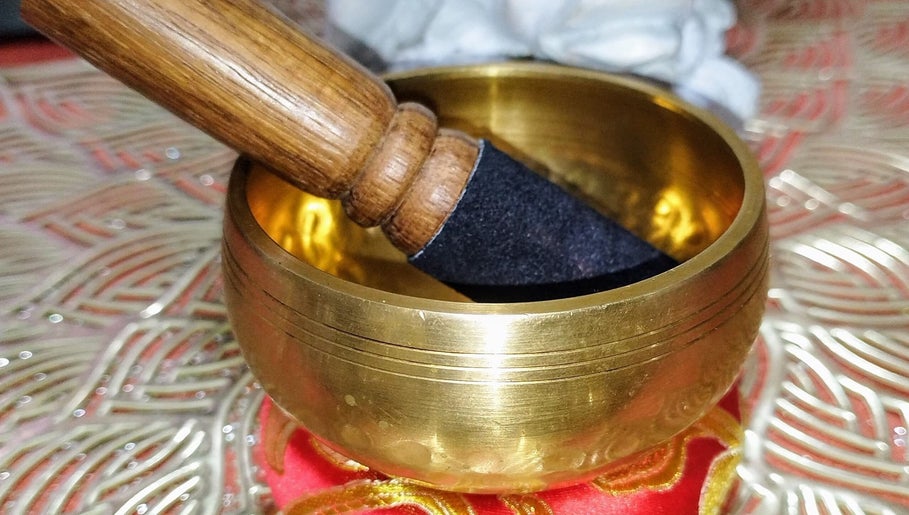 Singing bowl with wooden mallet at Is-Care (PTY-LTD), Eshowe, Kwazulu-natal, ZA for wellness sessions.