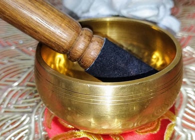 Singing bowl with wooden mallet at Is-Care (PTY-LTD), Eshowe, Kwazulu-natal, ZA for wellness sessions.