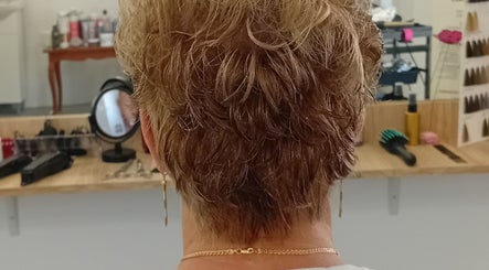 CM SALON DE ÎNFRUMUSEȚARE, bilde 3