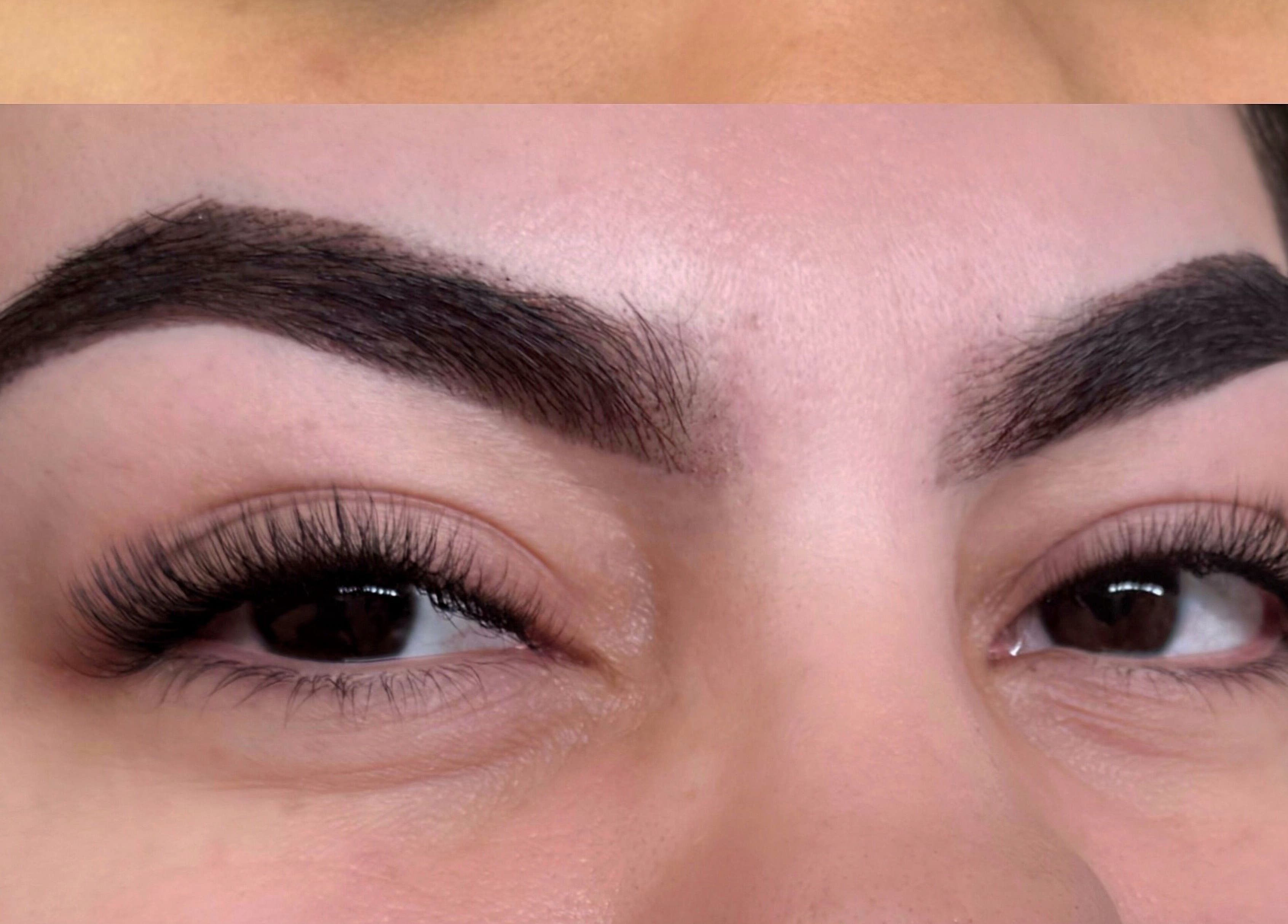 Extensiones de pestañas en Coqueta Lashes, Greenville, South Carolina, US, realzan la belleza natural.