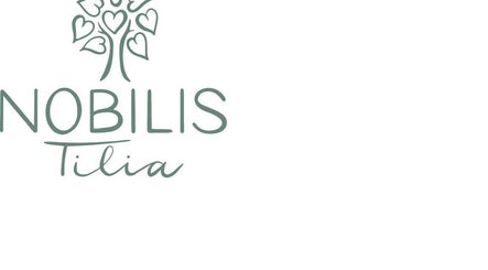 Logo Nobilis Tilia se stromem srdcí, DivoJanka, Heřmanův Městec, Pardubický Kraj, CZ.