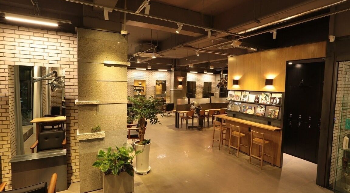 Sophisticated interior of Junohair Hongdae Sangsu, 서울특별시, 서울특별시, KR, featuring stylish decor.