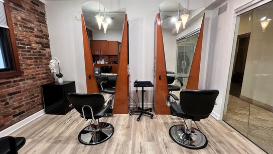 Kylie Studio Salon