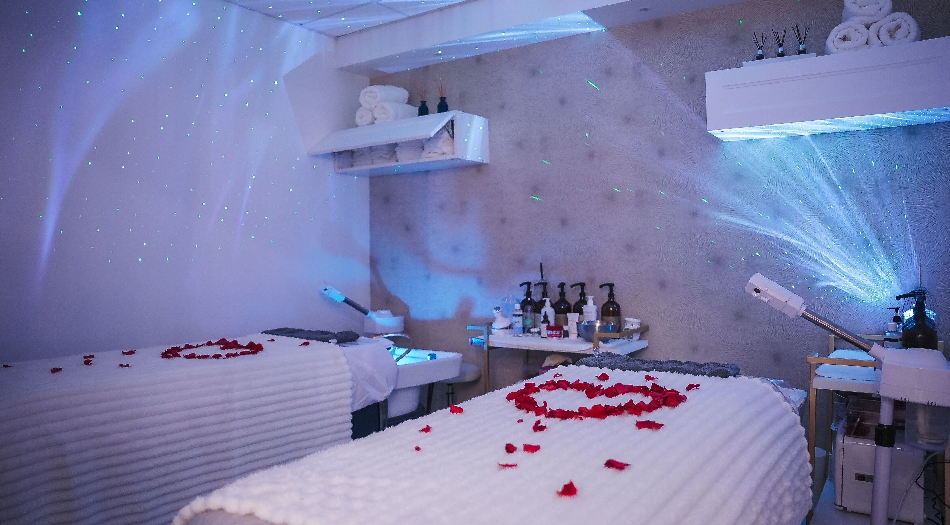 Lavie Bella Head Spa in Artesia, California, US offers a tranquil massage room with rose petal decor.