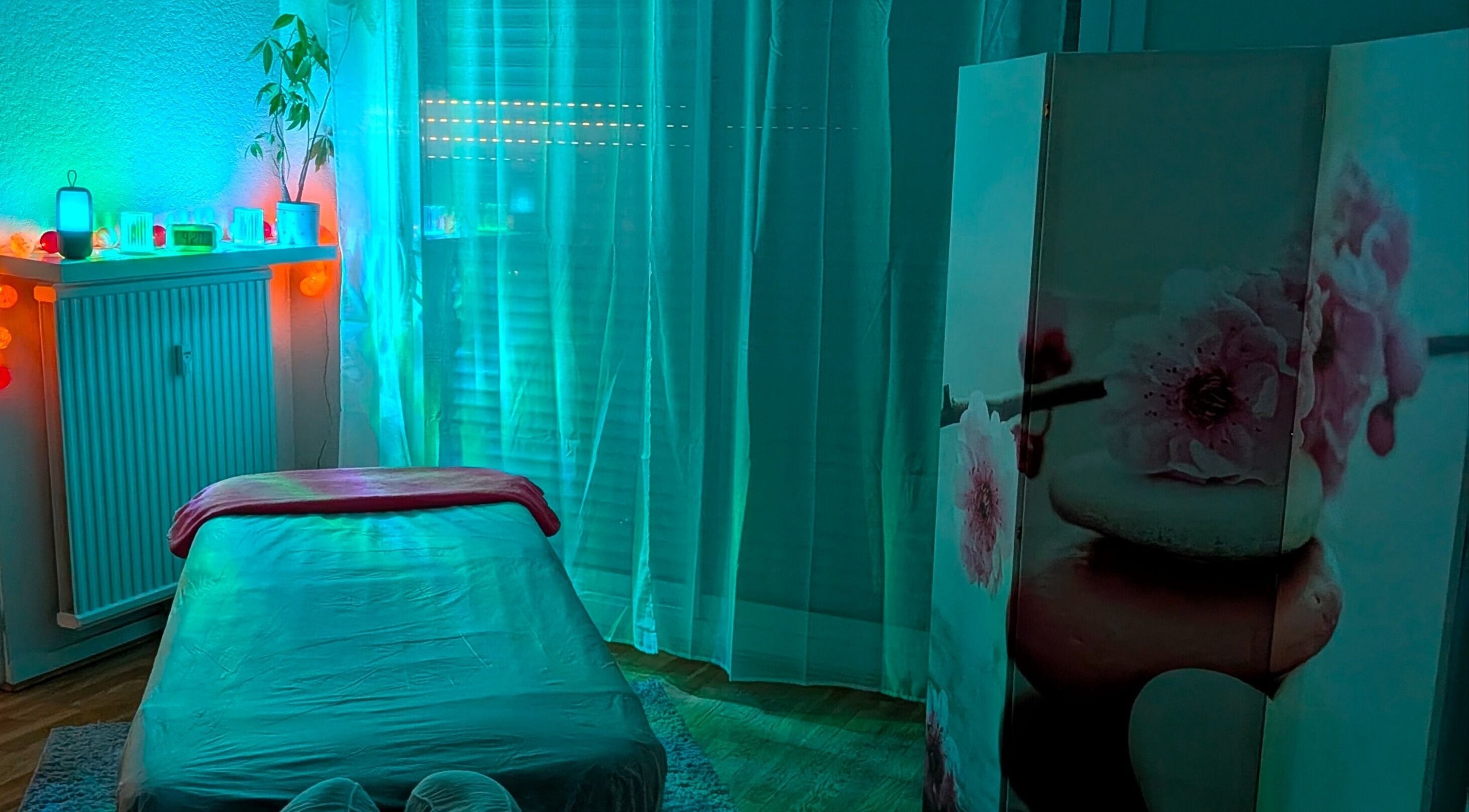 Salle de massage sereine chez Douce Heure & Evasion, massages bien-être à Besançon, Bourgogne-franche-comté, FR.