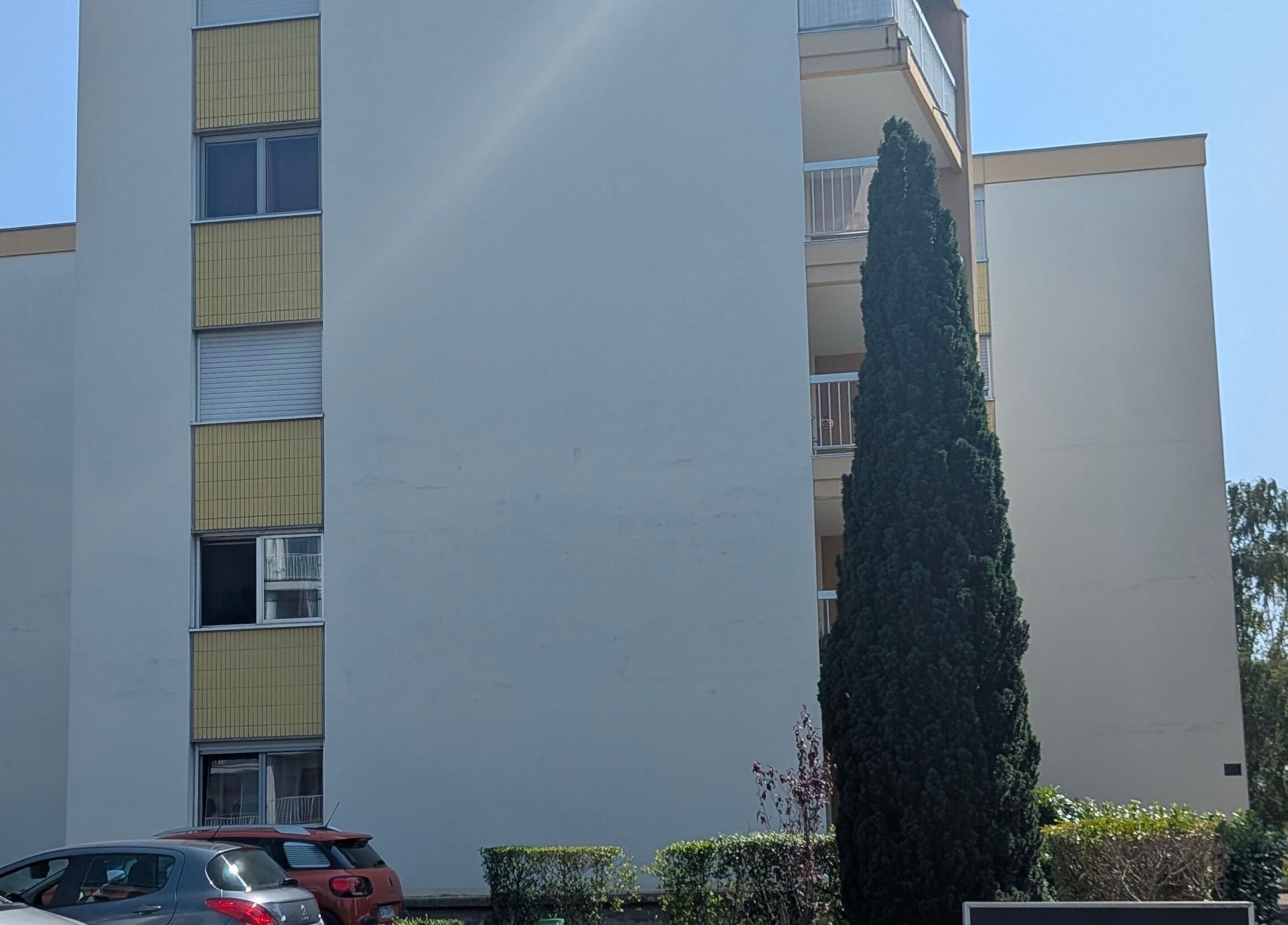 Entrée de Douce Heure & Evasion, massages bien-être à Besançon, Bourgogne-franche-comté, FR.