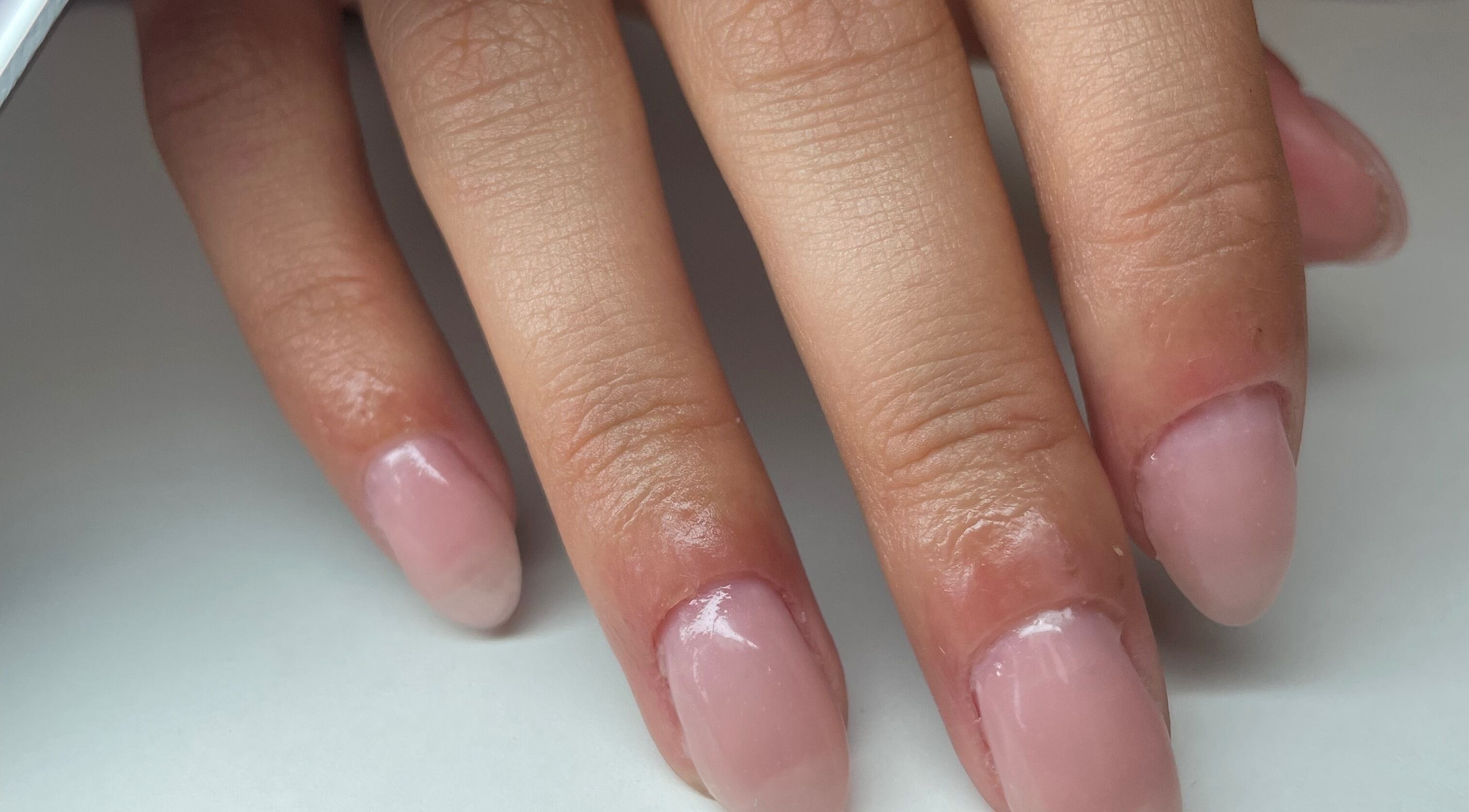 Unhas bem cuidadas na Ninails, Felgueiras, Porto, PT, exibindo manicure moderna e elegante.
